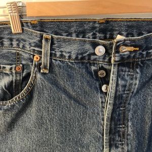 Fun Button Levi Jeans